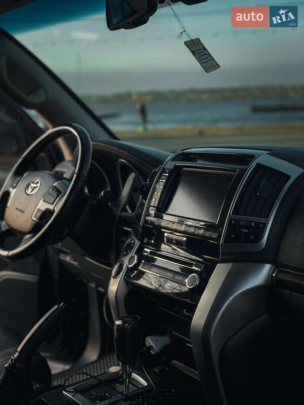 Внедорожник / Кроссовер Toyota Land Cruiser 2012 в Николаеве