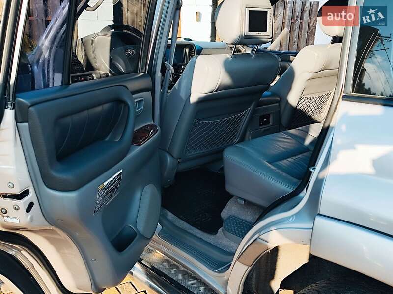 Позашляховик / Кросовер Toyota Land Cruiser 2002 в Дніпрі