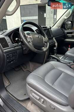 Внедорожник / Кроссовер Toyota Land Cruiser 2008 в 