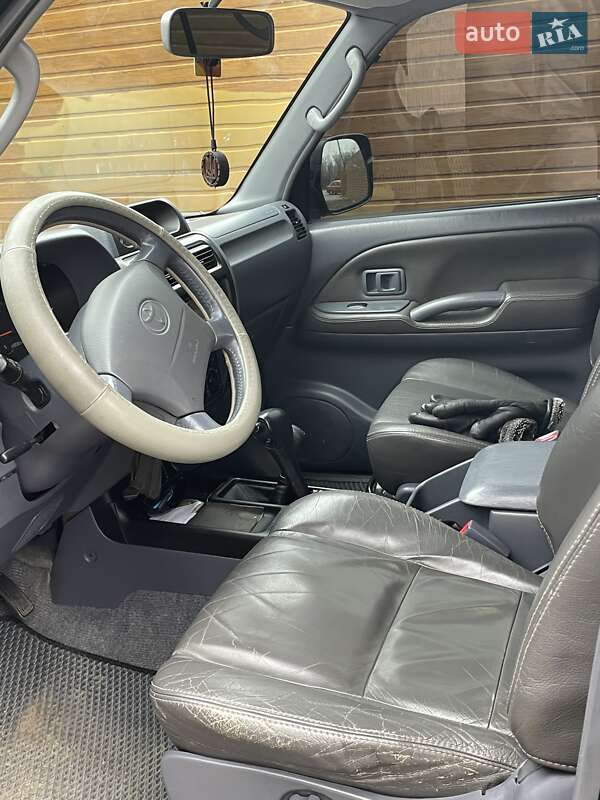 Внедорожник / Кроссовер Toyota Land Cruiser 2000 в Чернигове