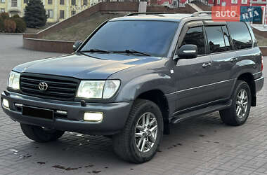 Внедорожник / Кроссовер Toyota Land Cruiser 2004 в Днепре