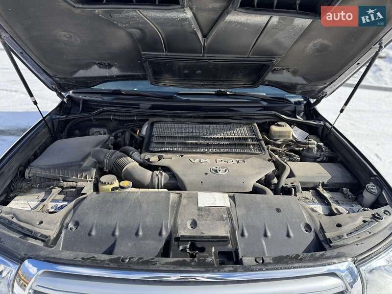 Внедорожник / Кроссовер Toyota Land Cruiser 2010 в Тернополе