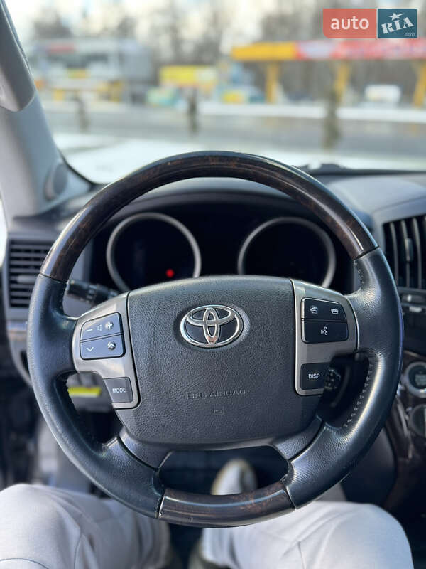 Внедорожник / Кроссовер Toyota Land Cruiser 2010 в Тернополе