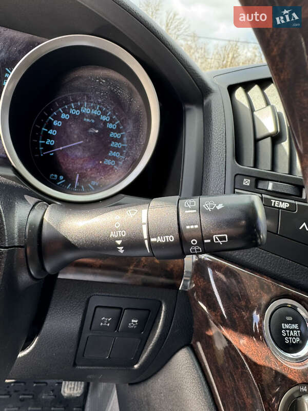 Внедорожник / Кроссовер Toyota Land Cruiser 2010 в Тернополе