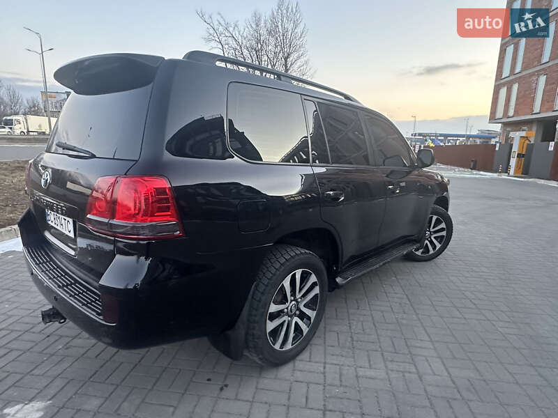 Внедорожник / Кроссовер Toyota Land Cruiser 2008 в 