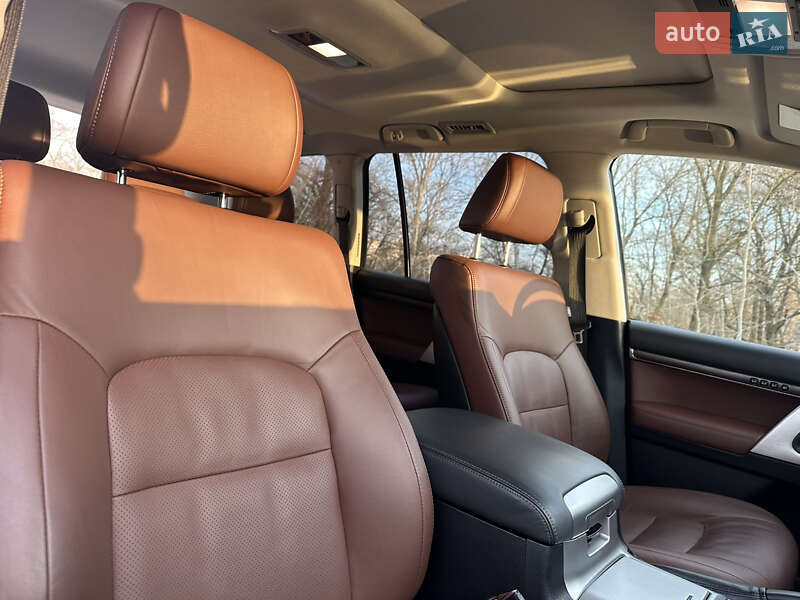 Внедорожник / Кроссовер Toyota Land Cruiser 2016 в Днепре