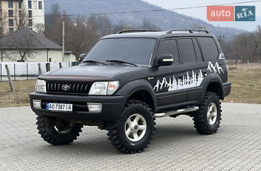 Внедорожник / Кроссовер Toyota Land Cruiser 1998 в Сваляве