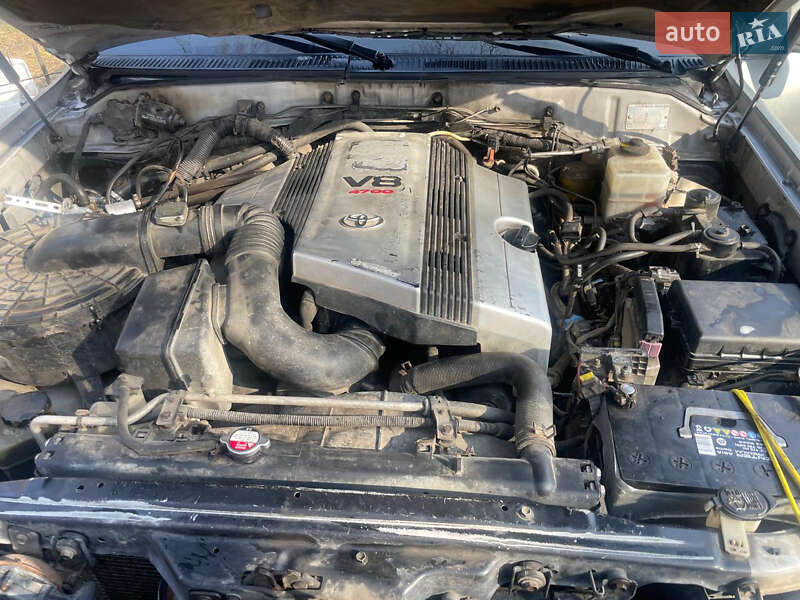 Внедорожник / Кроссовер Toyota Land Cruiser 2002 в Черновцах