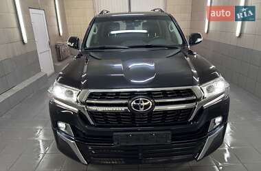 Позашляховик / Кросовер Toyota Land Cruiser 2021 в 