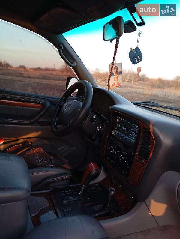 Внедорожник / Кроссовер Toyota Land Cruiser 2000 в Обухове