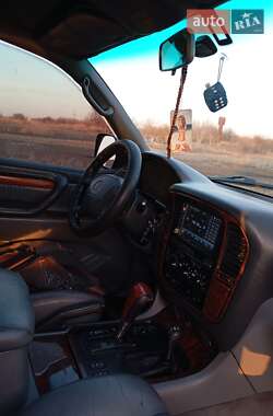 Внедорожник / Кроссовер Toyota Land Cruiser 2000 в 