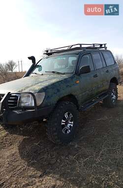 Внедорожник / Кроссовер Toyota Land Cruiser 2000 в 