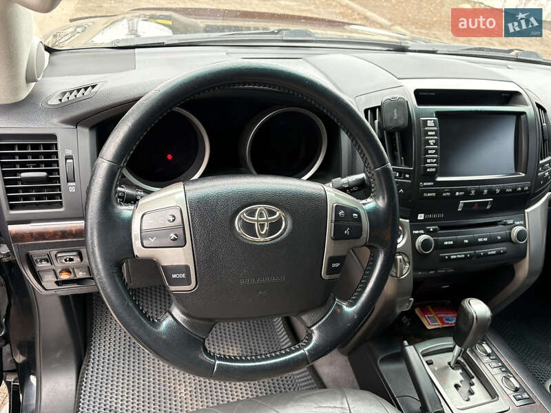 Позашляховик / Кросовер Toyota Land Cruiser 2010 в Конотопі