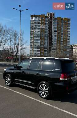 Позашляховик / Кросовер Toyota Land Cruiser 2011 в Києві