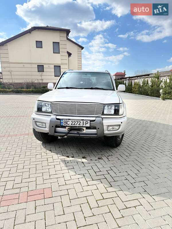 Внедорожник / Кроссовер Toyota Land Cruiser 2002 в 