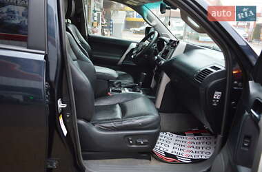 Внедорожник / Кроссовер Toyota Land Cruiser 2010 в 
