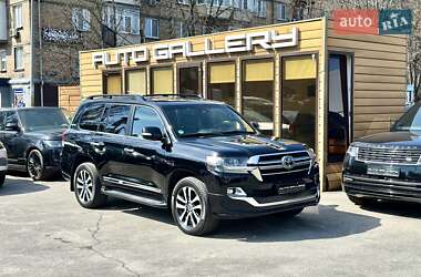 Внедорожник / Кроссовер Toyota Land Cruiser 2019 в 