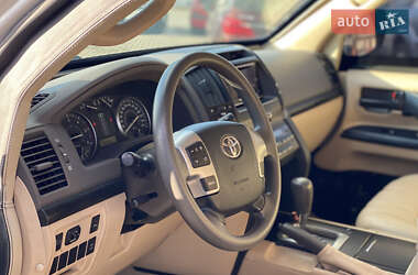 Внедорожник / Кроссовер Toyota Land Cruiser 2014 в 