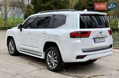 Позашляховик / Кросовер Toyota Land Cruiser 2023 в 