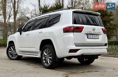 Позашляховик / Кросовер Toyota Land Cruiser 2023 в 