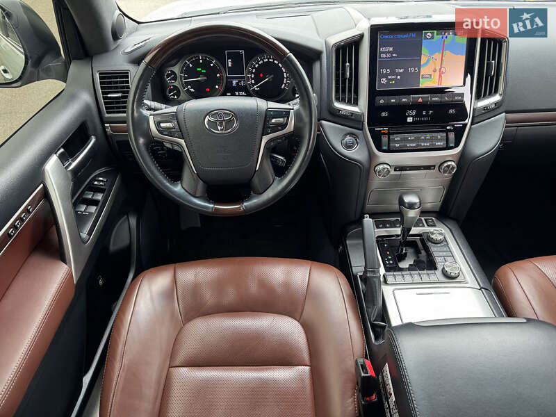 Внедорожник / Кроссовер Toyota Land Cruiser 2016 в Киеве