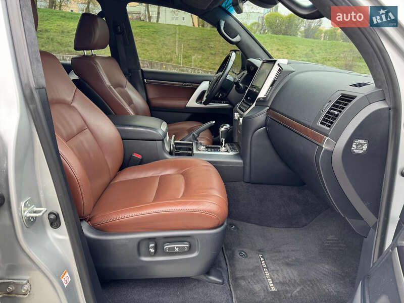 Внедорожник / Кроссовер Toyota Land Cruiser 2016 в Киеве