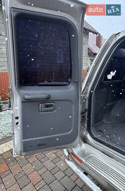 Внедорожник / Кроссовер Toyota Land Cruiser 2001 в 