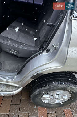 Внедорожник / Кроссовер Toyota Land Cruiser 2001 в 