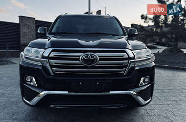 Внедорожник / Кроссовер Toyota Land Cruiser 2018 в 