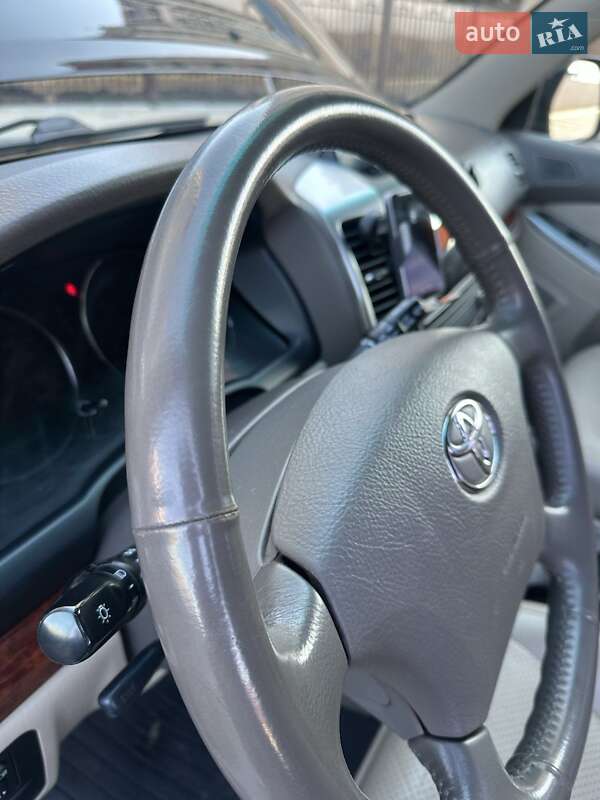 Внедорожник / Кроссовер Toyota Land Cruiser 2007 в Умани