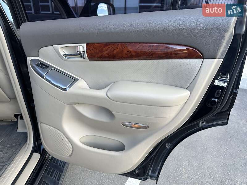 Внедорожник / Кроссовер Toyota Land Cruiser 2007 в Умани