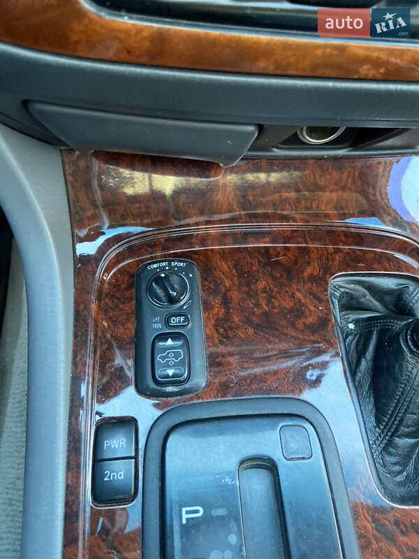 Внедорожник / Кроссовер Toyota Land Cruiser 2001 в Тернополе