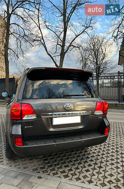 Внедорожник / Кроссовер Toyota Land Cruiser 2013 в 