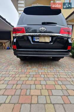 Позашляховик / Кросовер Toyota Land Cruiser 2019 в 