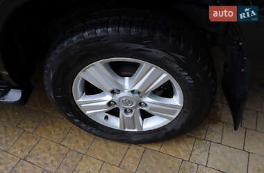 Внедорожник / Кроссовер Toyota Land Cruiser 2012 в 