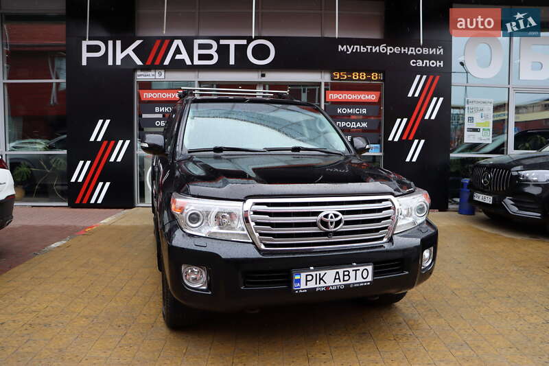 Внедорожник / Кроссовер Toyota Land Cruiser 2012 в 