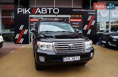 Внедорожник / Кроссовер Toyota Land Cruiser 2012 в 