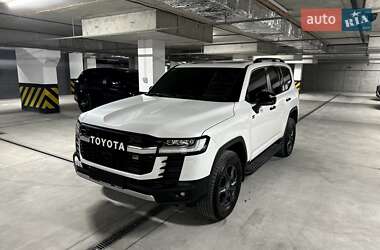Внедорожник / Кроссовер Toyota Land Cruiser 2022 в 