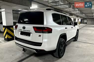 Внедорожник / Кроссовер Toyota Land Cruiser 2022 в 