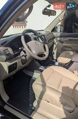 Внедорожник / Кроссовер Toyota Land Cruiser 2005 в 