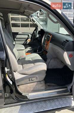 Внедорожник / Кроссовер Toyota Land Cruiser 2005 в 