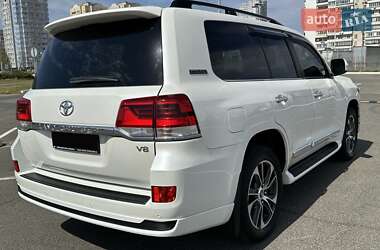 Внедорожник / Кроссовер Toyota Land Cruiser 2020 в 