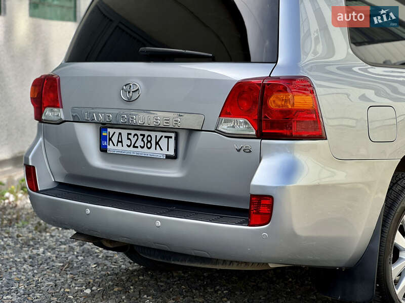 Позашляховик / Кросовер Toyota Land Cruiser 2013 в Ужгороді