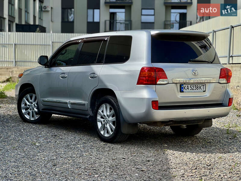 Позашляховик / Кросовер Toyota Land Cruiser 2013 в Ужгороді