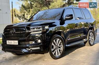 Внедорожник / Кроссовер Toyota Land Cruiser 2016 в 