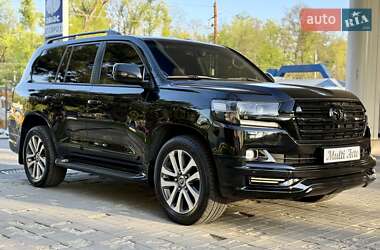 Внедорожник / Кроссовер Toyota Land Cruiser 2016 в 