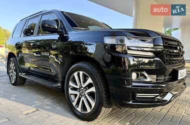 Внедорожник / Кроссовер Toyota Land Cruiser 2016 в 