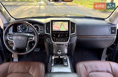 Внедорожник / Кроссовер Toyota Land Cruiser 2016 в 