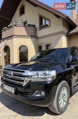 Внедорожник / Кроссовер Toyota Land Cruiser 2016 в 