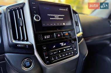 Позашляховик / Кросовер Toyota Land Cruiser 2020 в 